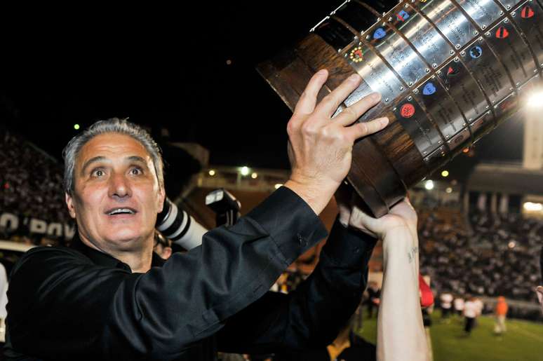 Tite e seus triângulos. Veja em detalhes como ele criou o líder Corinthians