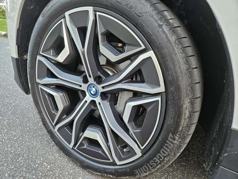 BMW iX xDrive40