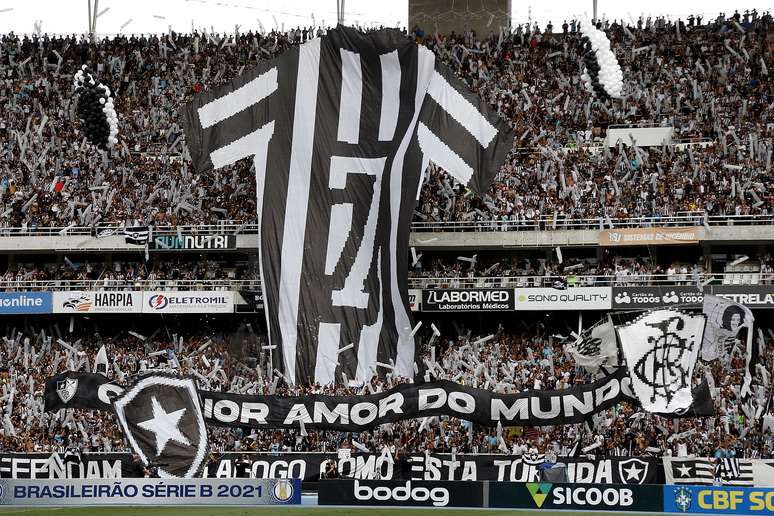 Nacional recebe torcida no primeiro treino de olho na temporada de