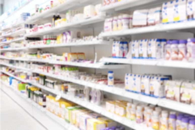 A Anvisa atualiza regras para a entrega de remédios de venda controlada em casa (Imagem: Kjekol/Envato)