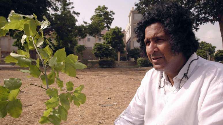 Shahzad Qureshi criou primeira floresta urbana de Karachi, maior cidade do Paquist&atilde;o