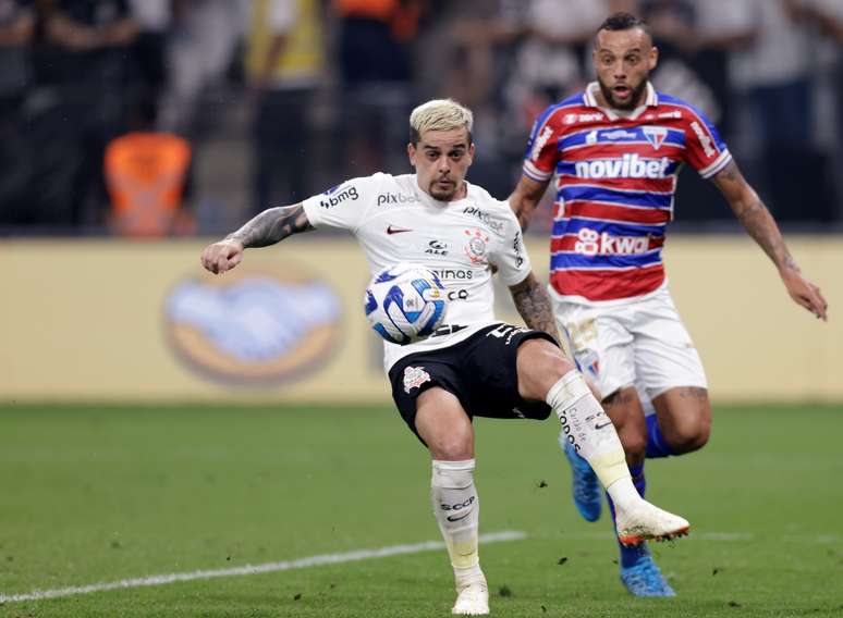 CORINTHIANS E FORTALEZA FICAM NO EMPATE NA PRIMEIRA SEMIFINAL