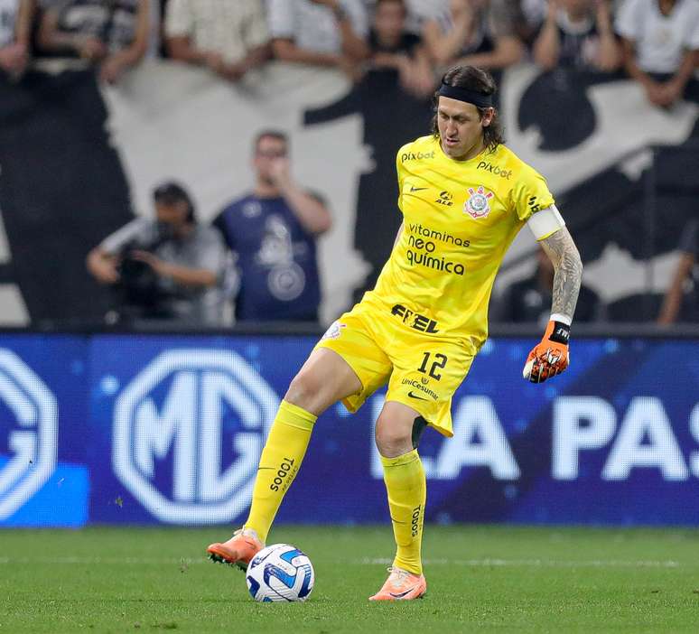 Cássio vai jogar contra o Flamengo? Veja o que pensam os médicos e a  comissão técnica do Corinthians