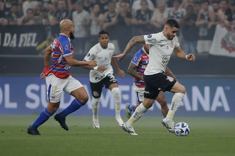 Corinthians e Fortaleza disputam vaga na final da Copa Sul-Americana