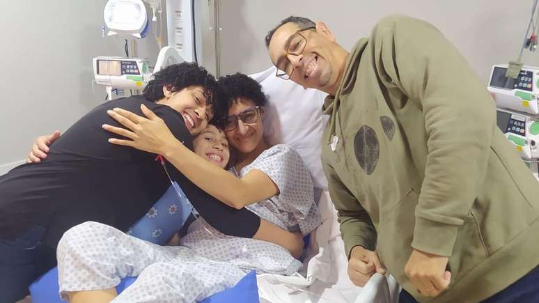 Shely Frazão e sua família no hospital
