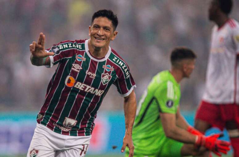 CANO - Com os gols, deixa o Fluminense vivo na disputa pela vaga na final da Libertadores; posicionamento perfeito de centroavante na primeira etapa