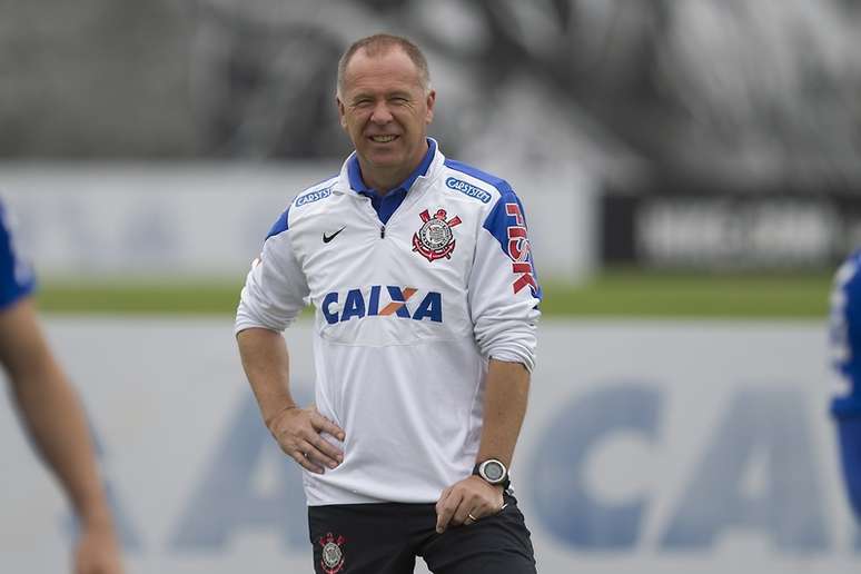 Mano Menezes &eacute; o novo t&eacute;cnico do Corinthians &ndash;
