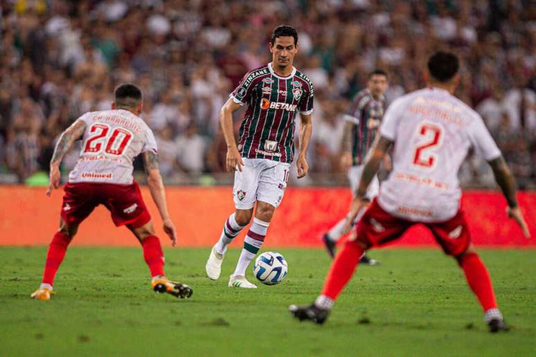 Com Samuel Xavier expulso, Fluminense e Internacional empatam no Maracanã –