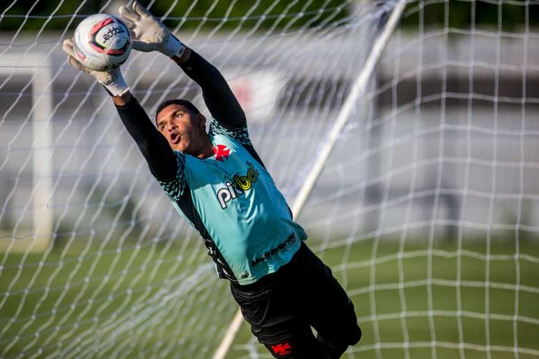 Vasco acerta a contratação do goleiro Ivan para temporada 2023 – Vasco da  Gama