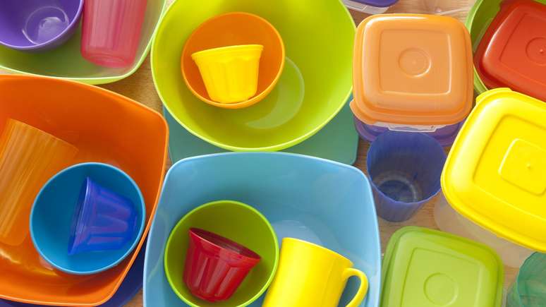 Recipientes de pl&aacute;stico come&ccedil;aram a se tornar populares ap&oacute;s 2&ordf; Guerra Mundial