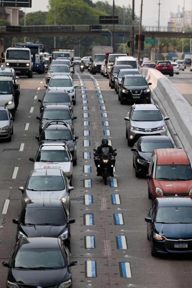 Faixa foi implementada no sentido Aeroporto, entre a Rua dos Bandeirantes e o emboque do T&uacute;nel do Anhangaba&uacute;