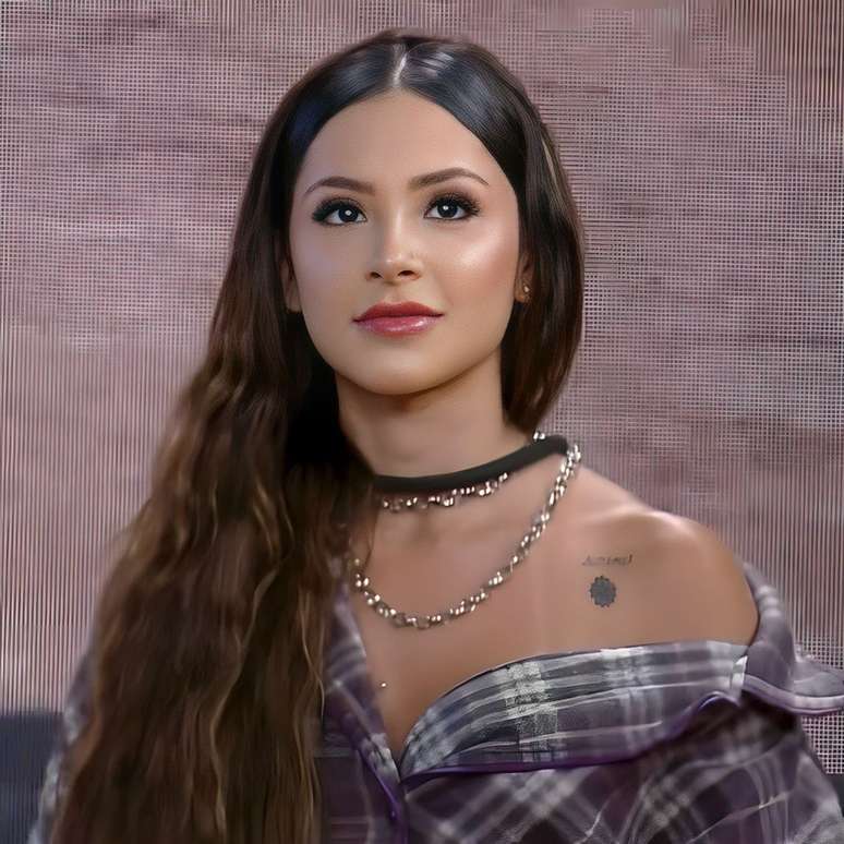 Nath&aacute;lia Valente em A Fazenda 15