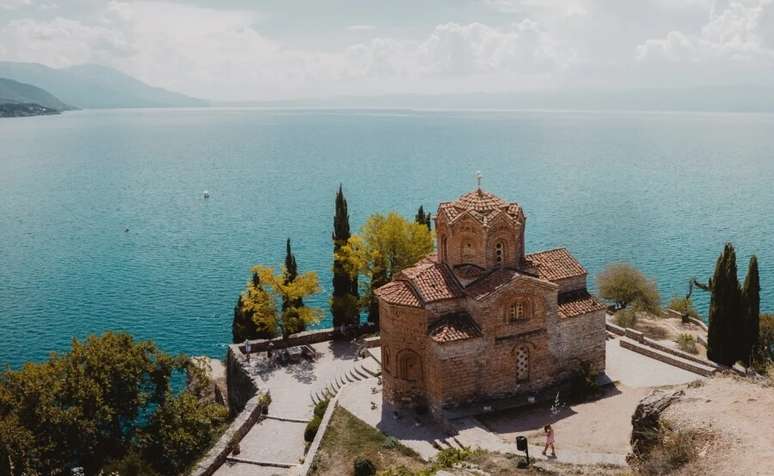 Lago Ohrid, na Macedônia do Norte, é o mais antigo da Europa