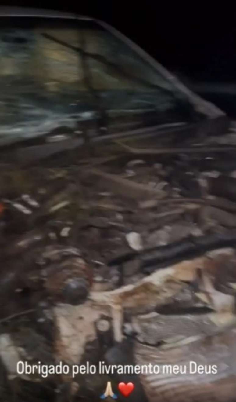 Zé Ottávio's car destroyed in the crash Zé Ottávio's car destroyed in the crash