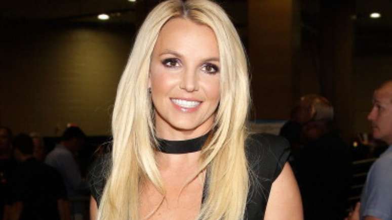 Sales at the store where Britney Spears rented knives increased by 50%, the manager says