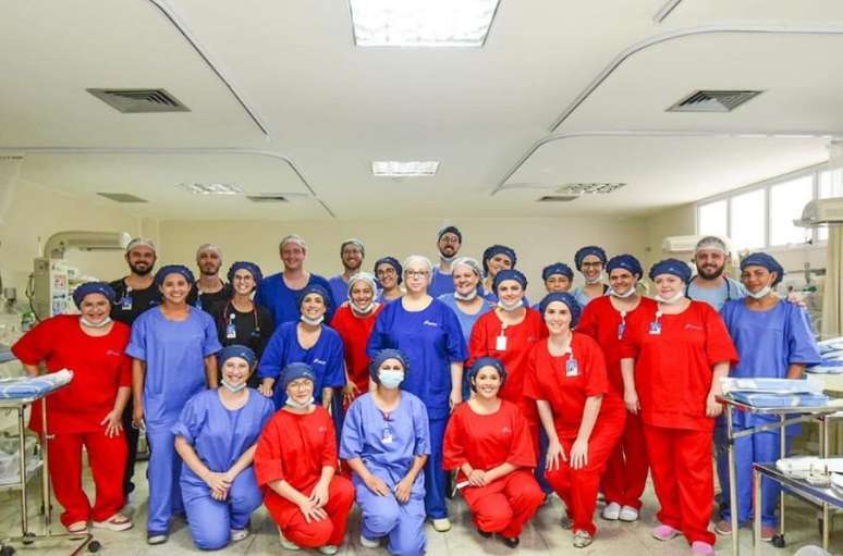 Equipe contou com 32 profissionais entre médicos, enfermeiros, fisioterapeutas, técnicos de enfermagem, anestesistas e pediatras