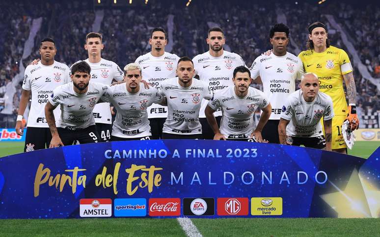 Obrigado, VP! Corinthians continua como último sul-americano