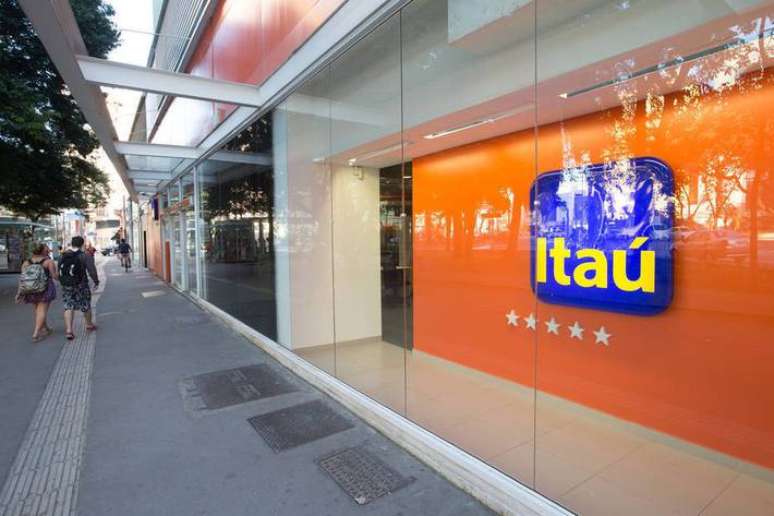 Itaú visa reforçar posição com clientes de renda média