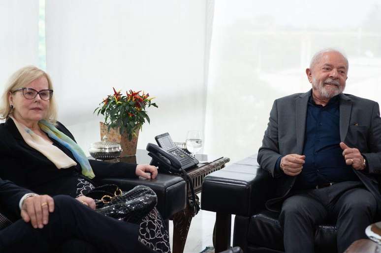 Rosa Weber e Lula durante reunião no Planalto: presidente disse que não levará em conta a cor da pele ou gênero para escolher seu indicado a próximo ministro do STF