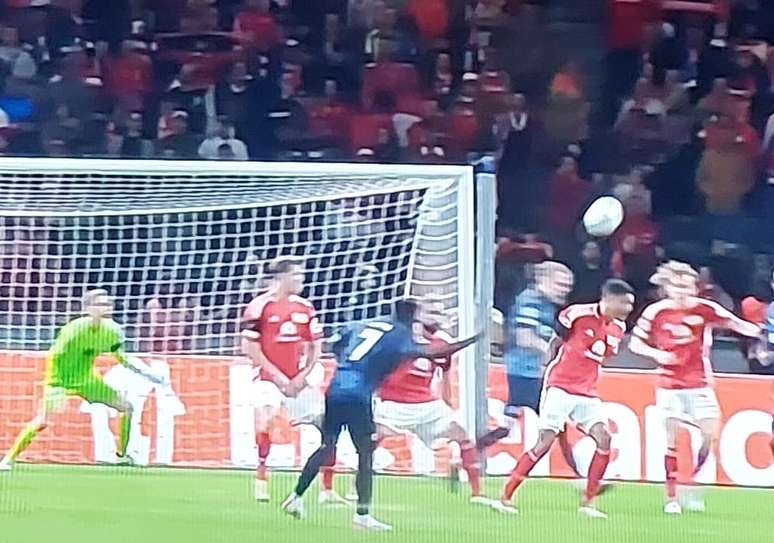 3 &ndash; A sensa&ccedil;&atilde;o era de que a bola iria para fora &ndash;