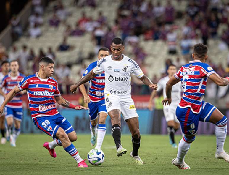 Santos acerta a saída de mais dois jogadores do elenco