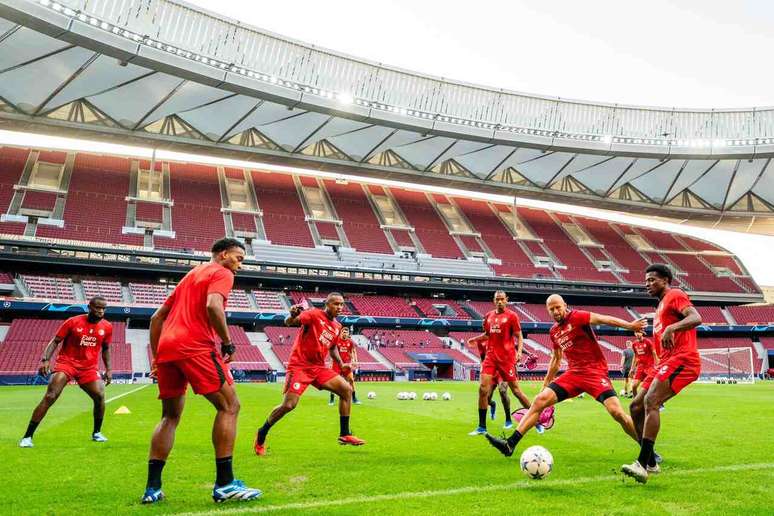 Feyenoord estreia na Liga dos Campeões com vitória - Futebol Holandês