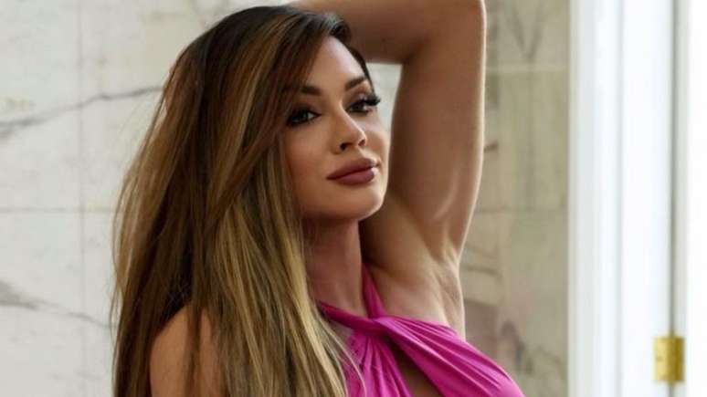 Juju Salimeni shocks the web and causes controversy by wearing a low-cut bodysuit: ‘Super vulgar’
