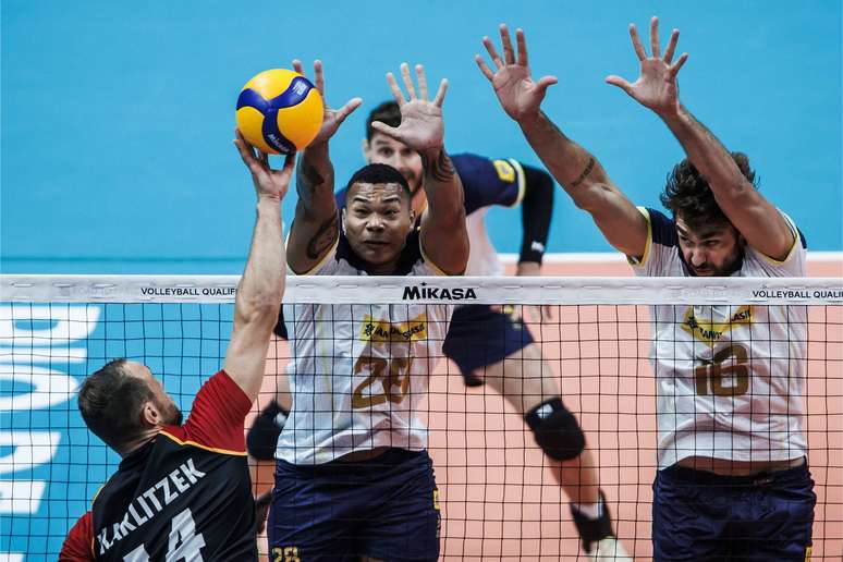 Seleção masculina de vôlei vence Cuba no tie-break e vai direto para a  semifinal do