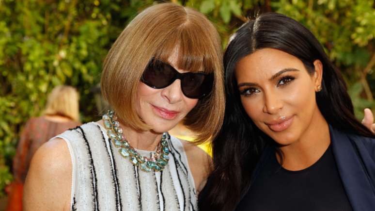 Kim Kardashian irritou Anna Wintour depois de atrasar o desfile de Victoria Beckham, diz site