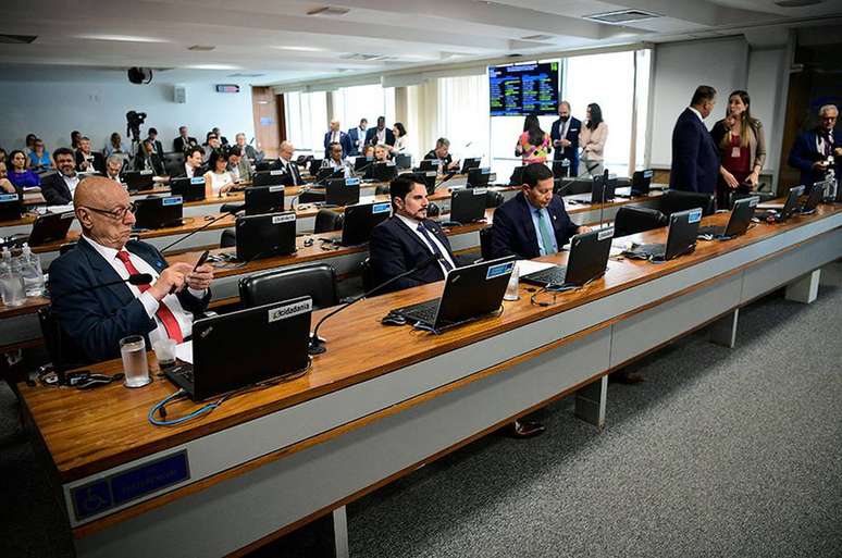 Sessão da CCJ do Senado nesta quarta-feira, 4