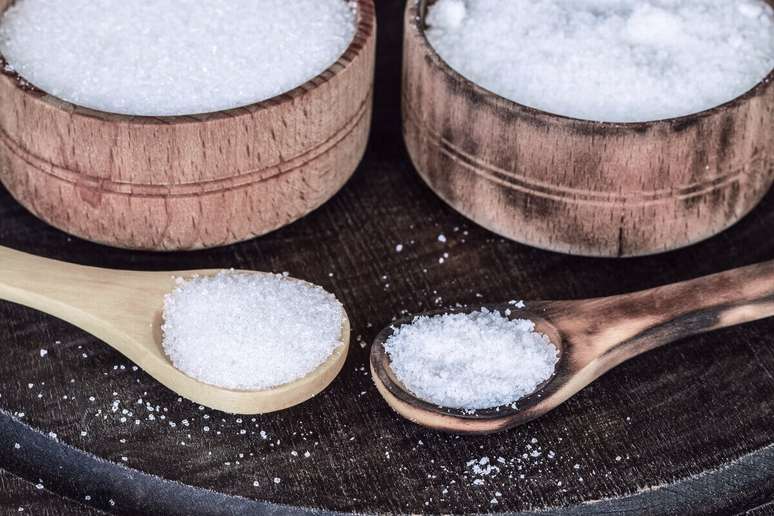 Consumo excessivo de sal e açúcar pode causar danos à saúde