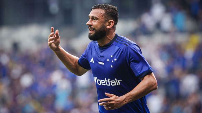 Luciano Castán celebrou seu primeiro gol pelo Cruzeiro contra o América-MG 