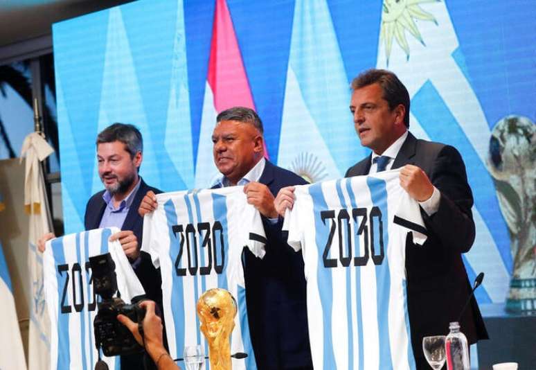 Presidente da Conmebol anuncia abertura da Copa do Mundo de 2030