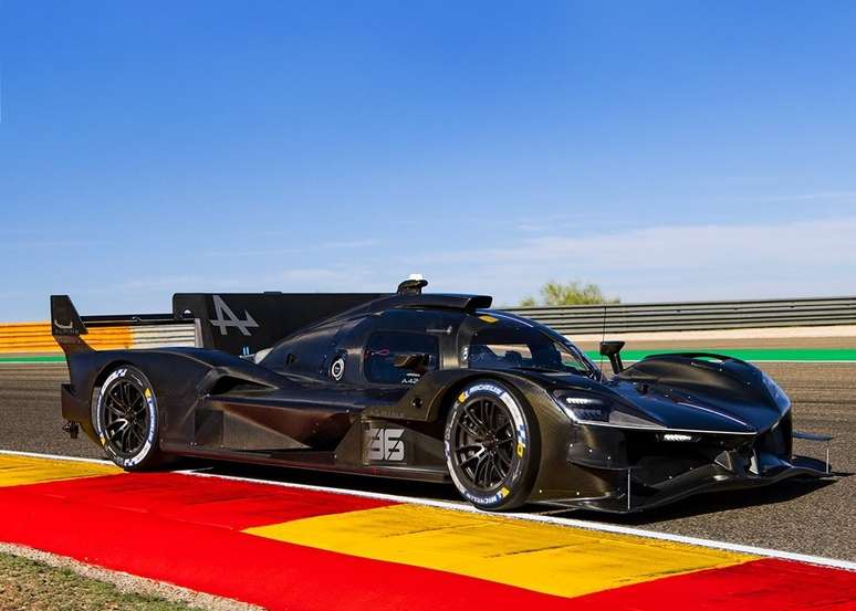 Alpine A424 nos testes de preparação para o FIA WEC 2024