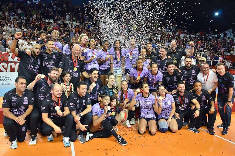 Festa de premiação do Campeonato Paulista Feminino: veja fotos - Gazeta  Esportiva