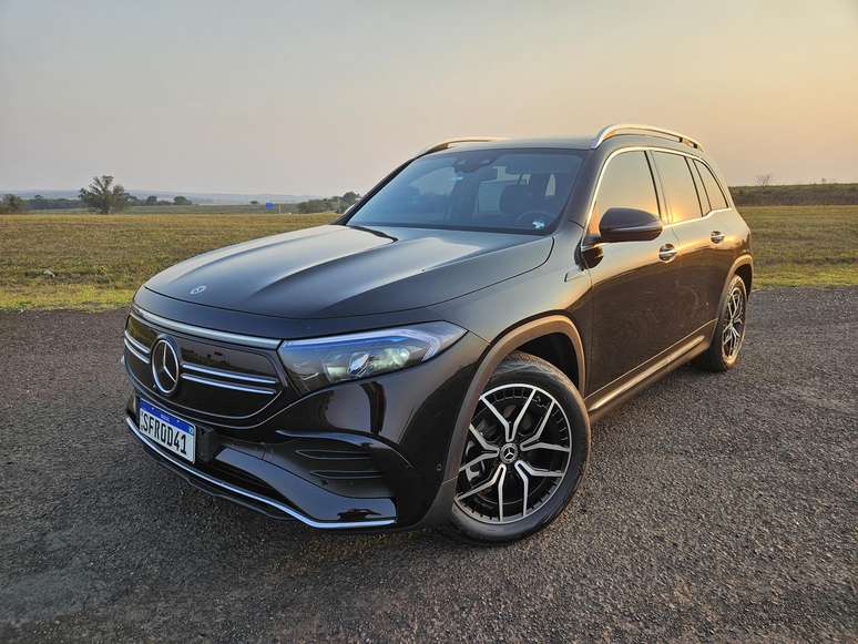 Mercedes-Benz EQB 250: plataforma do Mercedes GLB, mas com motor el&eacute;trico e bateria
