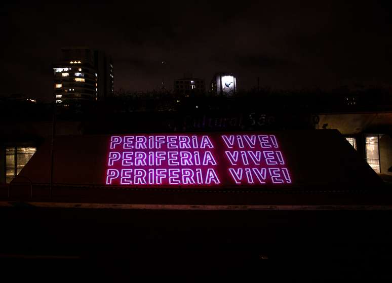 Intervenção ‘O dia seguinte’ do Coletivo Coletores no CCSP, no centro de São Paulo.