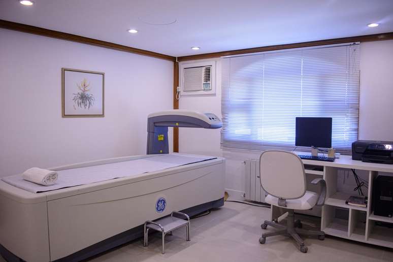 The image scanning machine talks about examining body composition