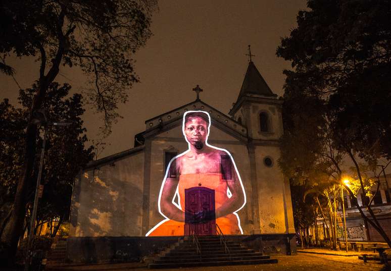 Exibição da imagem de Tereza de Benguela na Igreja Rosário dos Homens Pretos na Penha, zona leste de São Paulo.