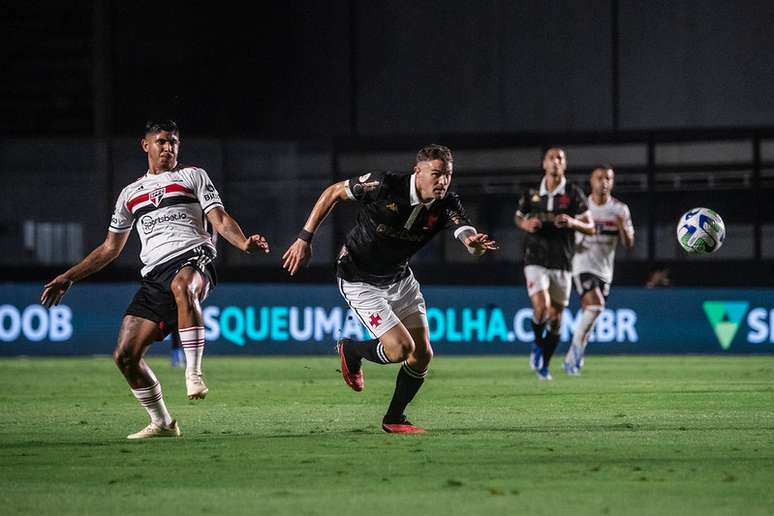 São Paulo empata com Vasco e segue sem vencer fora de casa no