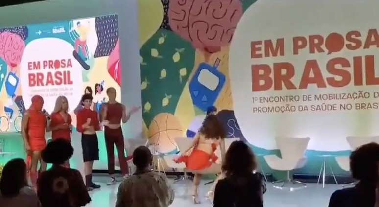 Apresentação de dança em evento do Ministério da Saúde nesta quinta-feira, 5