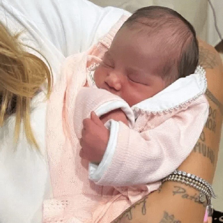 Rafaella, irmã de Neymar, posa com a sobrinha – 