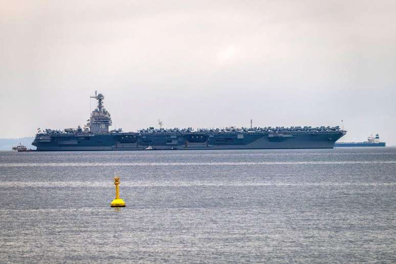 O porta-aviões USS Gerald R. Ford, o maior navio de guerra do mundo, ewstá sendo levado para a região (Foto de arquivo)