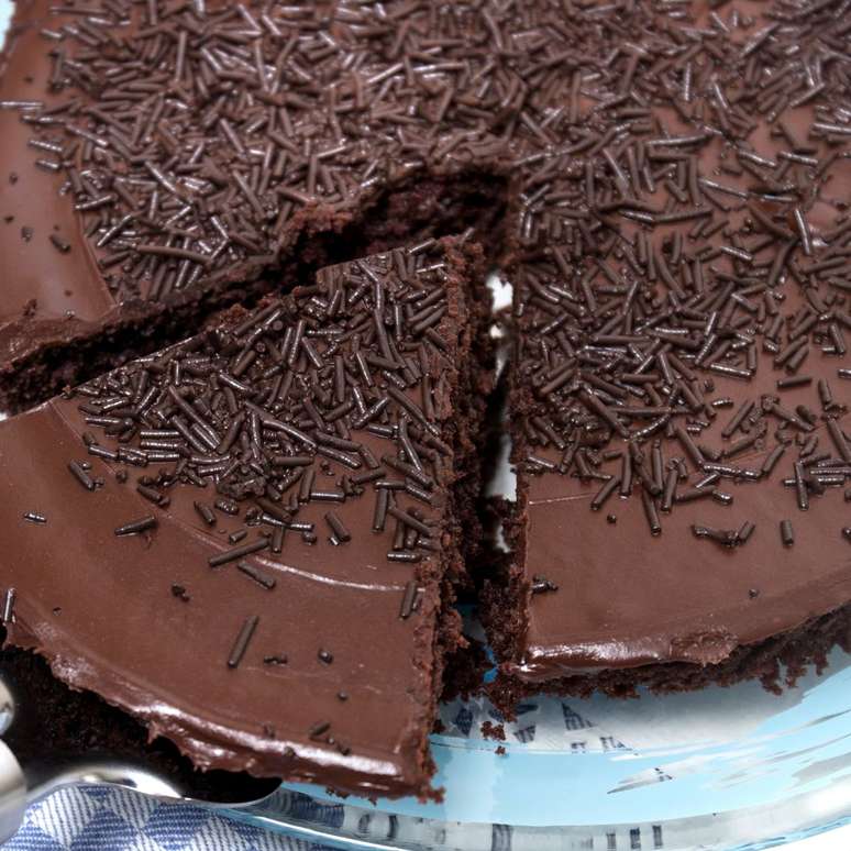 BOLO DE BRIGADEIRO