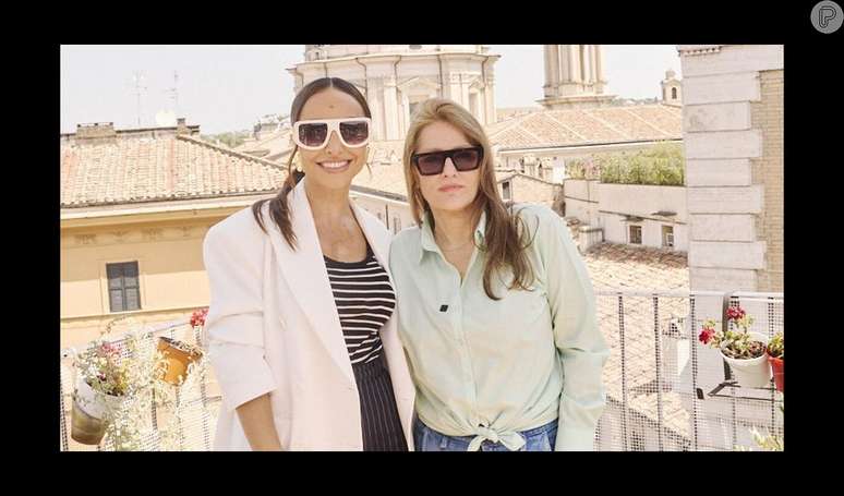 Sabrina Sato encontrou Ilze Scamparini em Roma, na Itália.