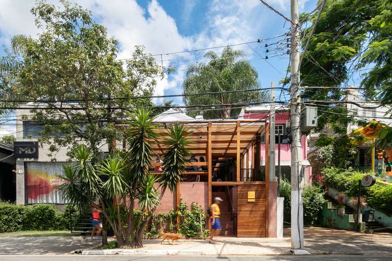 Brazilian Cerrado and accessibility mark the project of this restaurant