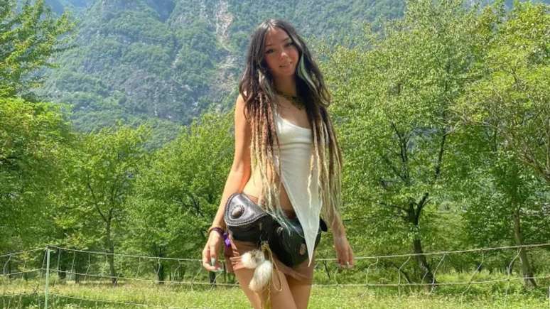 Foto mostra a jovem Shani Louk /