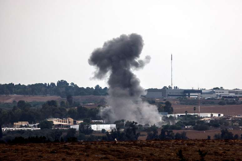 Foguete disparado de Gaza cai perto de Sdetot, no sul de Israel 09/10/2023 