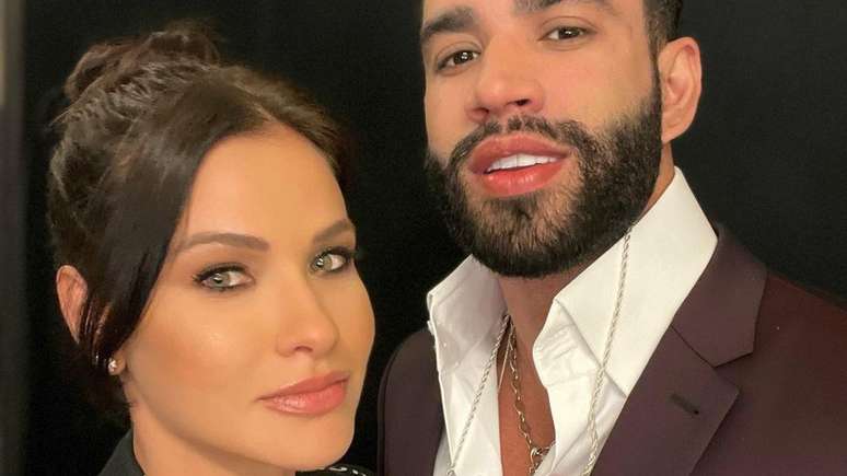 Andressa Suita and Gusttavo Lima adopt 5 abandoned dogs