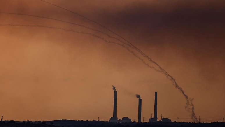 O 'domo de ferro', sistema antimísseis de Israel, intercepta os ataques aéreos vindos de Gaza